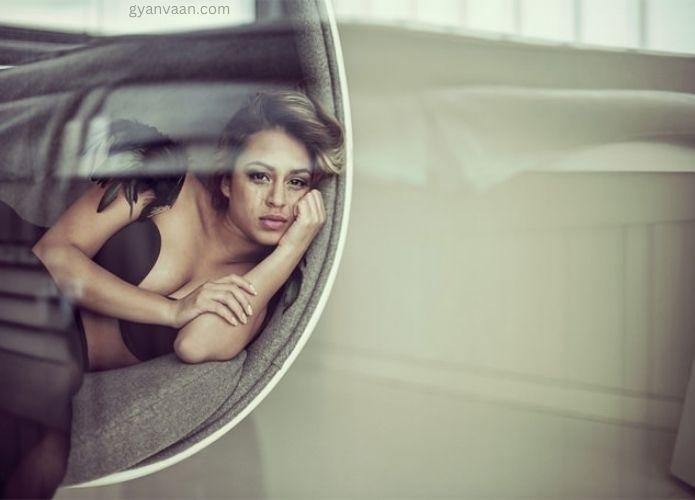 hot girl whatsapp DP pic download 2 - hot girl DP