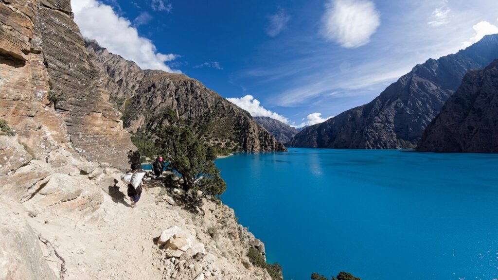 Exploring the Hidden Gems of Nepal's Trekking Trails 5 Shey Phoksundo Lake and Dolpo trekking trail